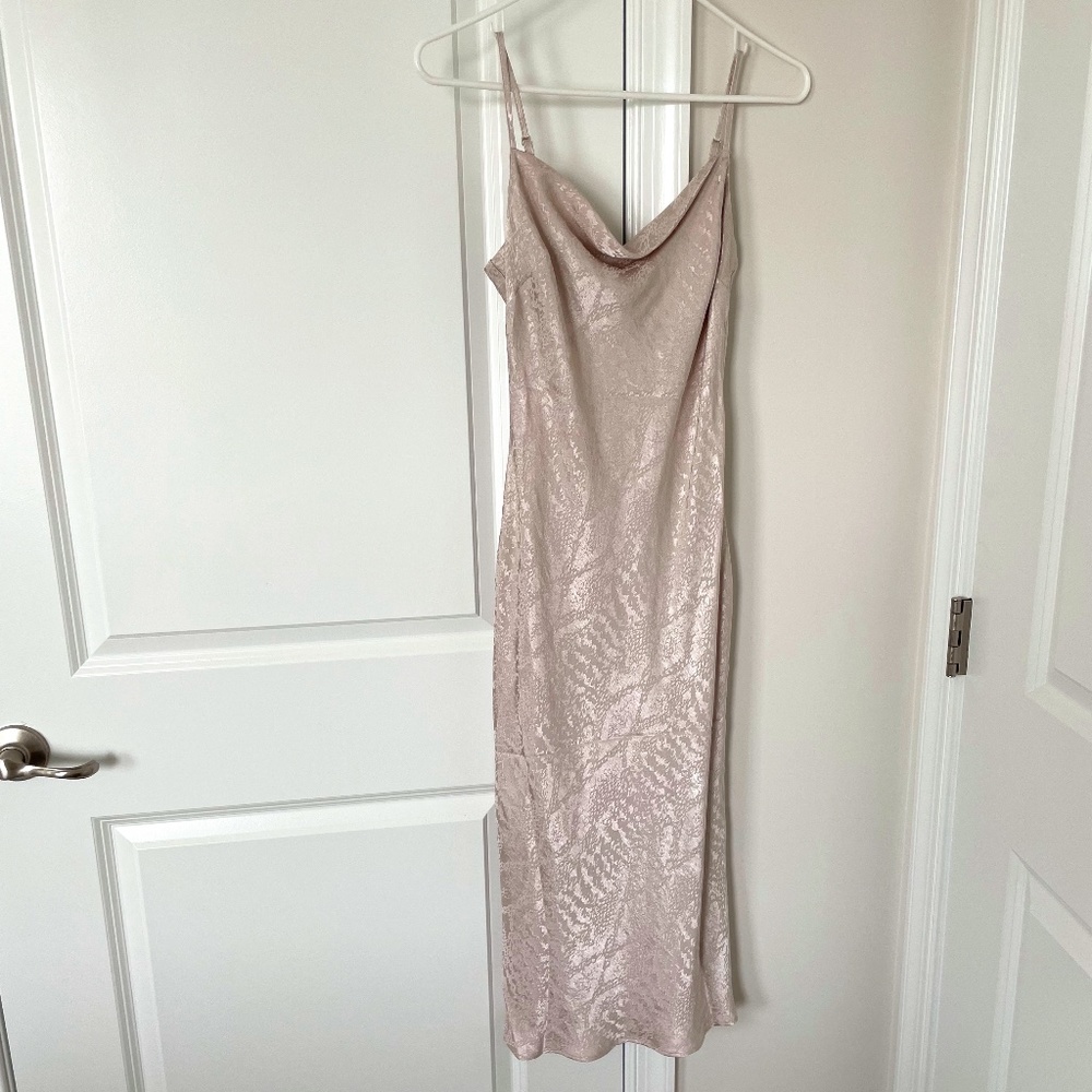 Express Dress, Extra Small, Cream Pattern Cowl Ne… - image 1